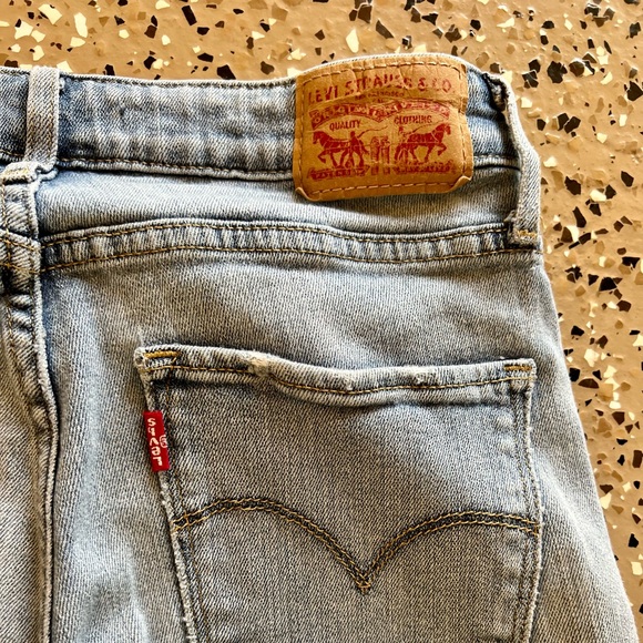 Levi’s 721 Light Wash High Rise Skinny Jeans, Size 28 - Picture 2 of 4